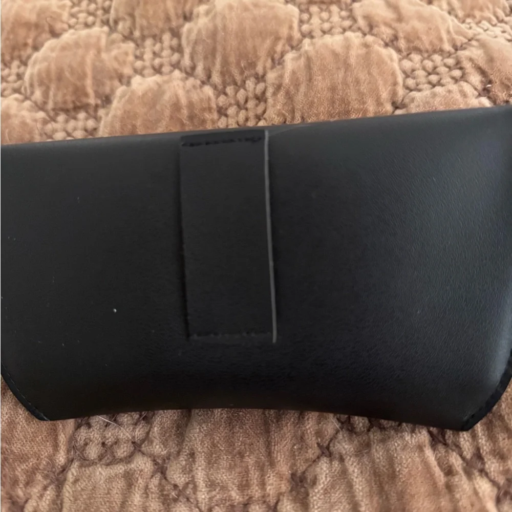 Ray-Ban Black Case with Gray Cloth